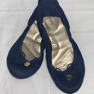 Wide width navy flats